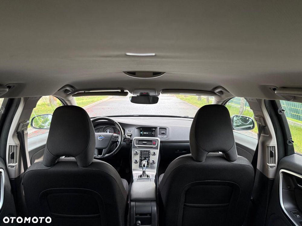 Volvo V60 D4 Geartronic Edition - 17