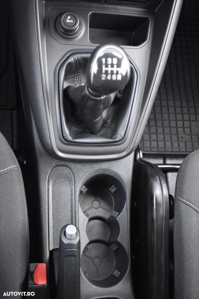 Ford Transit Courier - 22