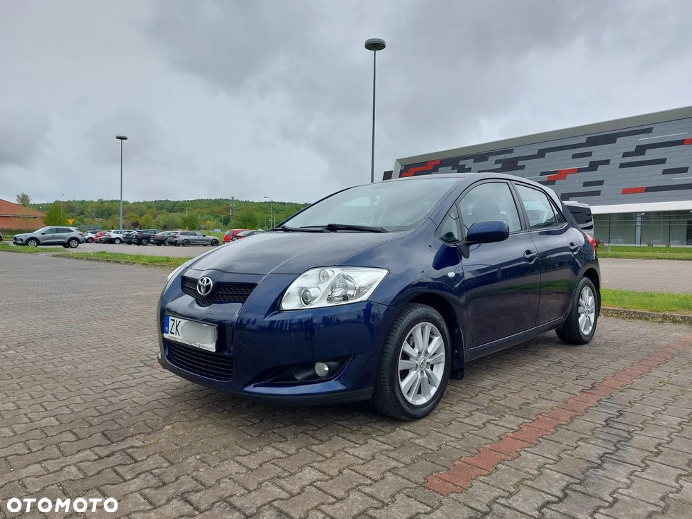 Toyota Auris 1.6 VVT-i Sol - 1