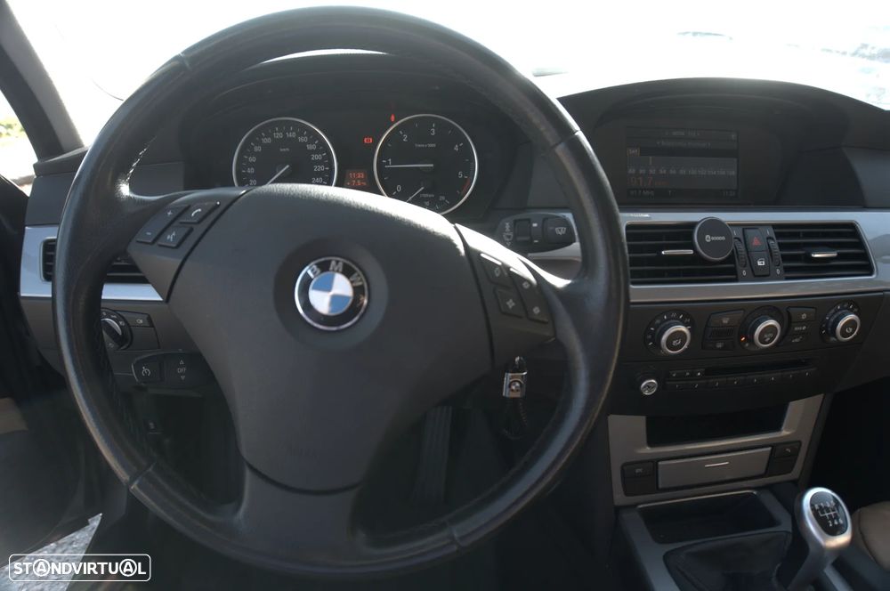 BMW 520 d Touring - 16