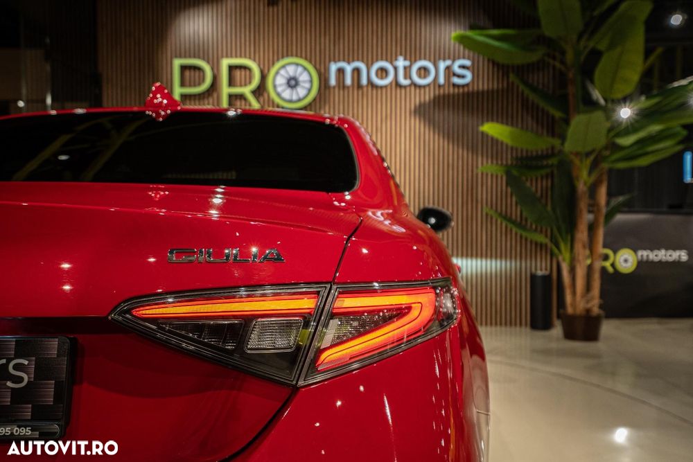 Alfa Romeo Giulia 2.0 Turbo 16V AT8-Q4 Competizione - 19