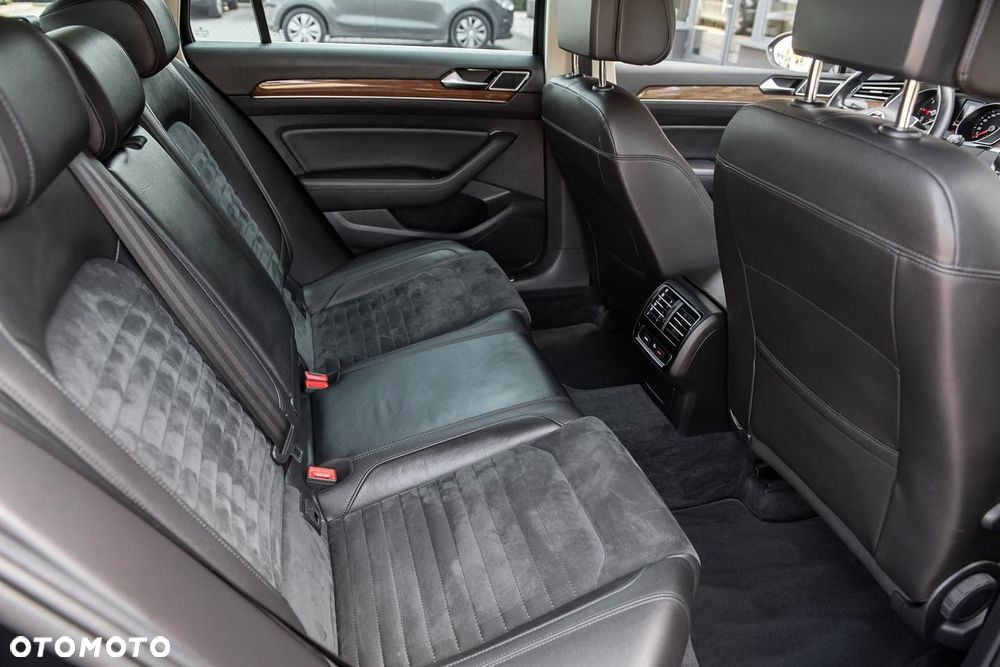 Volkswagen Passat 2.0 TDI SCR 4Motion DDG Highline - 33