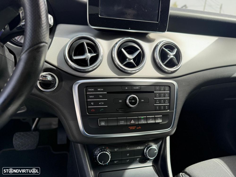 Mercedes-Benz GLA 220 d 4Matic 7G-DCT - 21