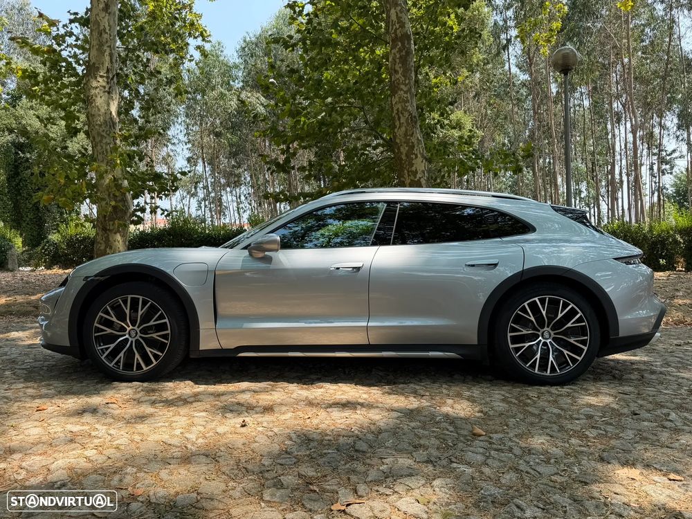 Porsche Taycan Cross Turismo 4 - 3