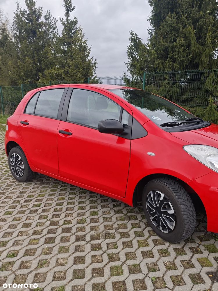 Toyota Yaris 1.0 Terra - 11