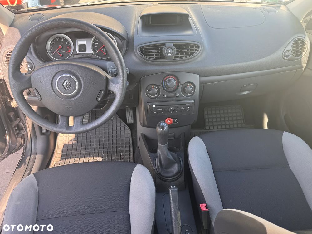 Renault Clio - 14