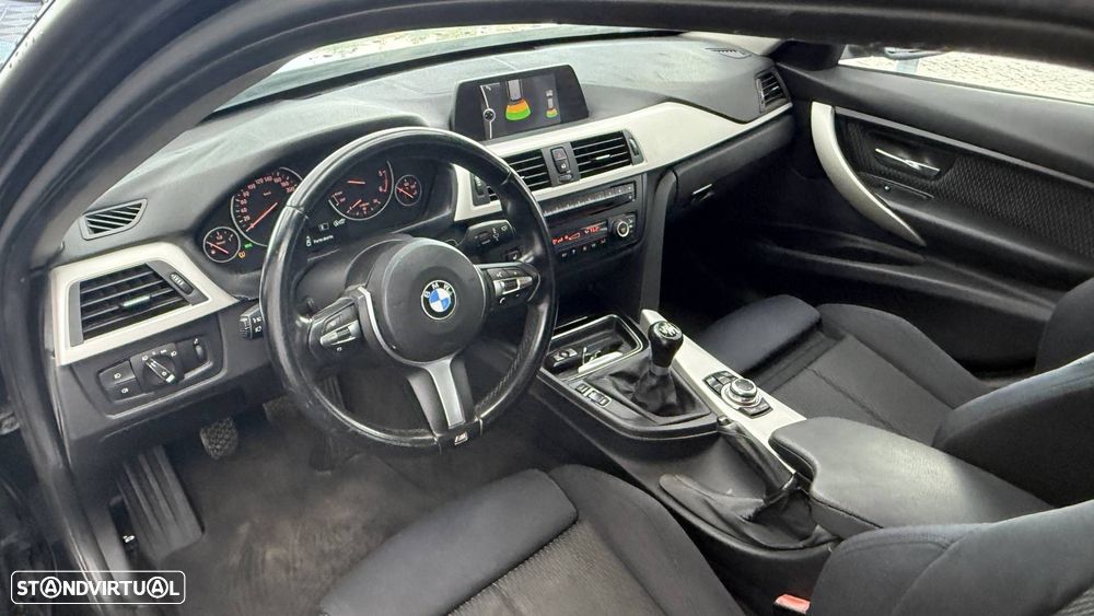 BMW 318 d Pack M - 12