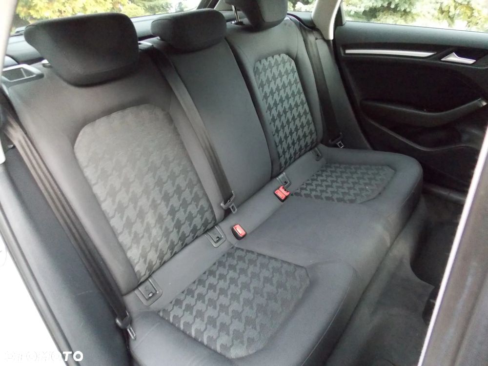 Audi A3 Sportback 1.6 TDI Attraction - 16