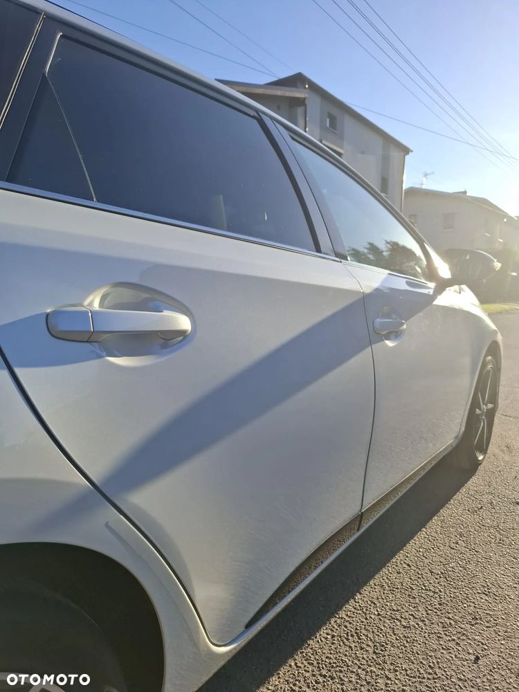 Toyota Auris 1.6 Selection - 5