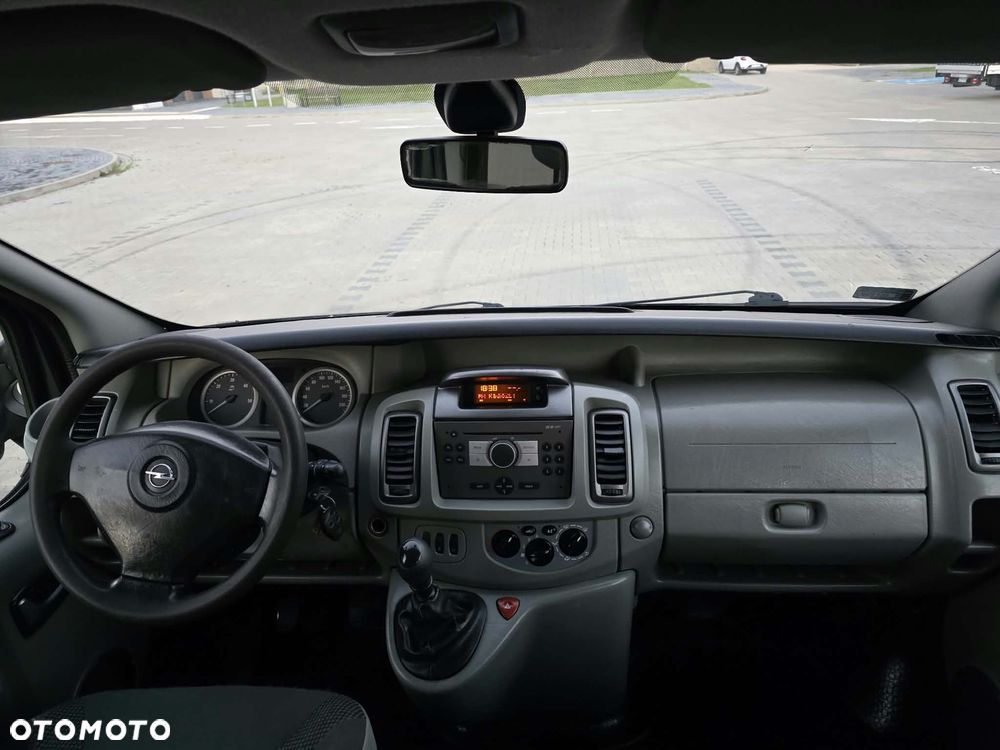 Opel Vivaro - 18