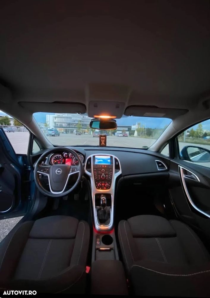 Opel Astra 1.4 Turbo Sports Tourer - 1