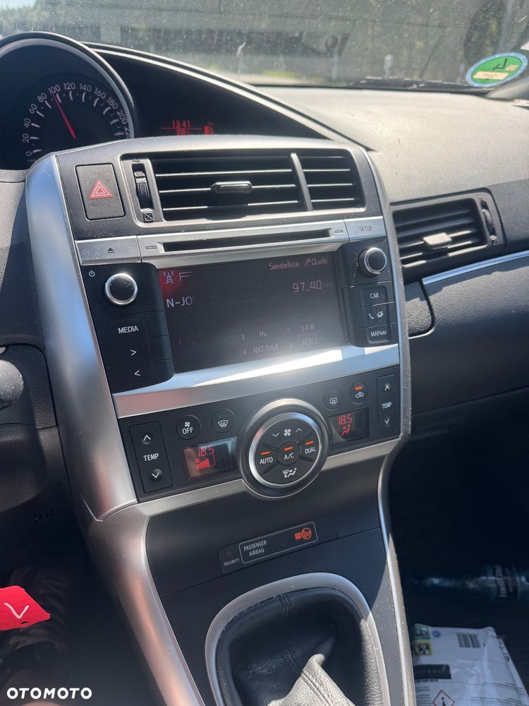 Toyota Verso 1.8 Prestige - 4