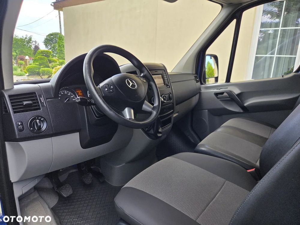 Mercedes-Benz Sprinter - 28