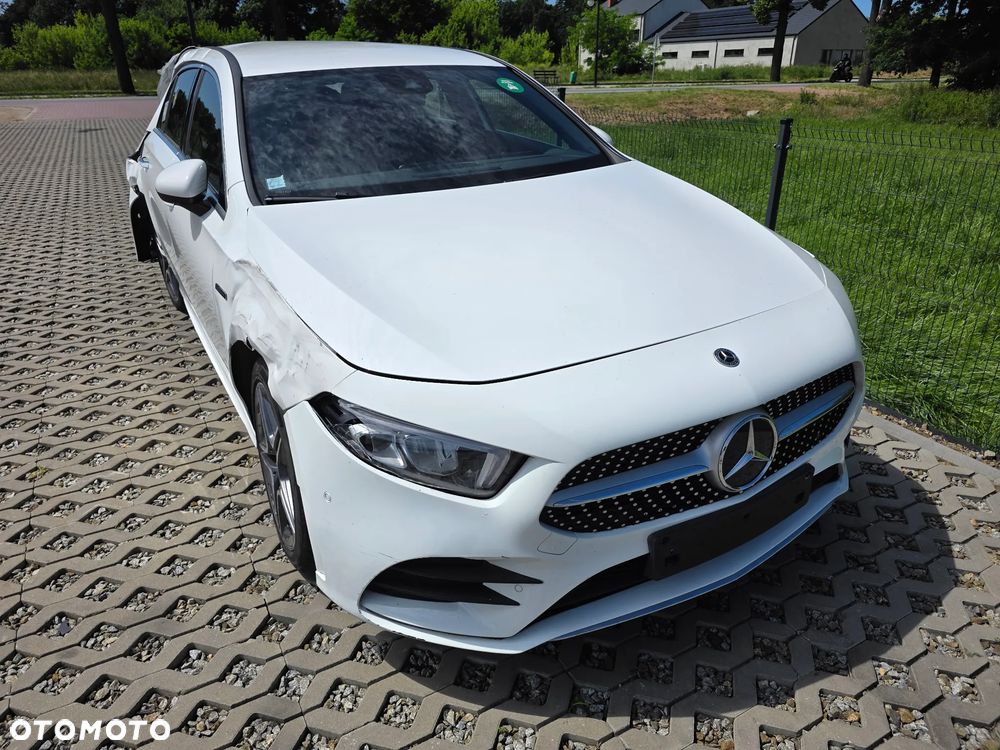 Mercedes-Benz Klasa A ver-250-e-phev-amg-line-8g--dct - 9