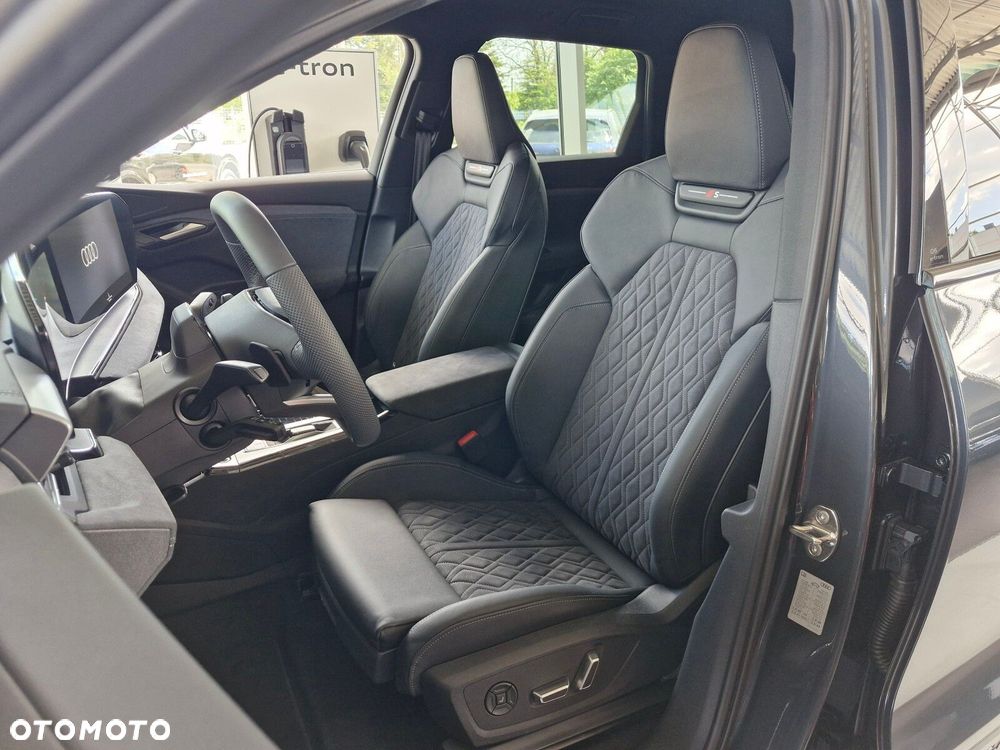 Audi Q6 e-tron - 14