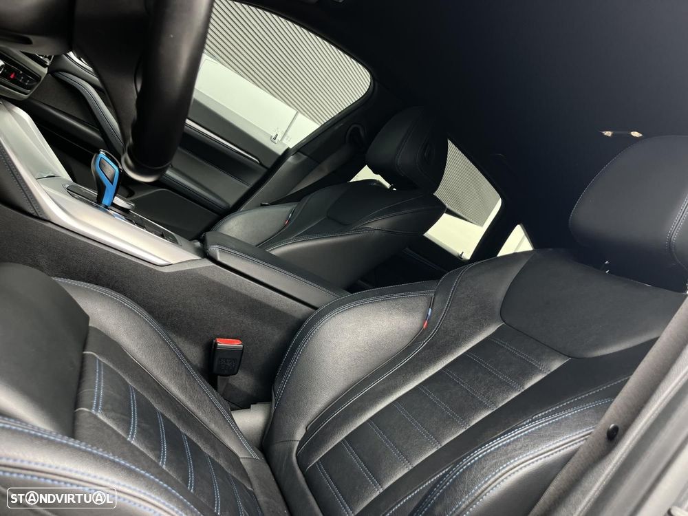 BMW i4 eDrive35 Desportiva M - 8
