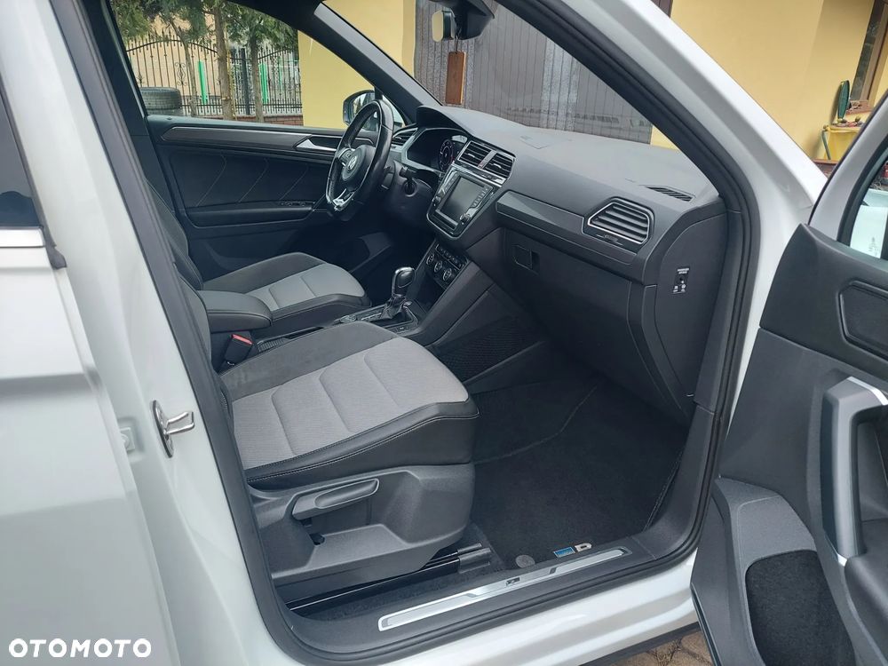 Volkswagen Tiguan 2.0 TDI SCR 4MotION DSG R-Line - 12
