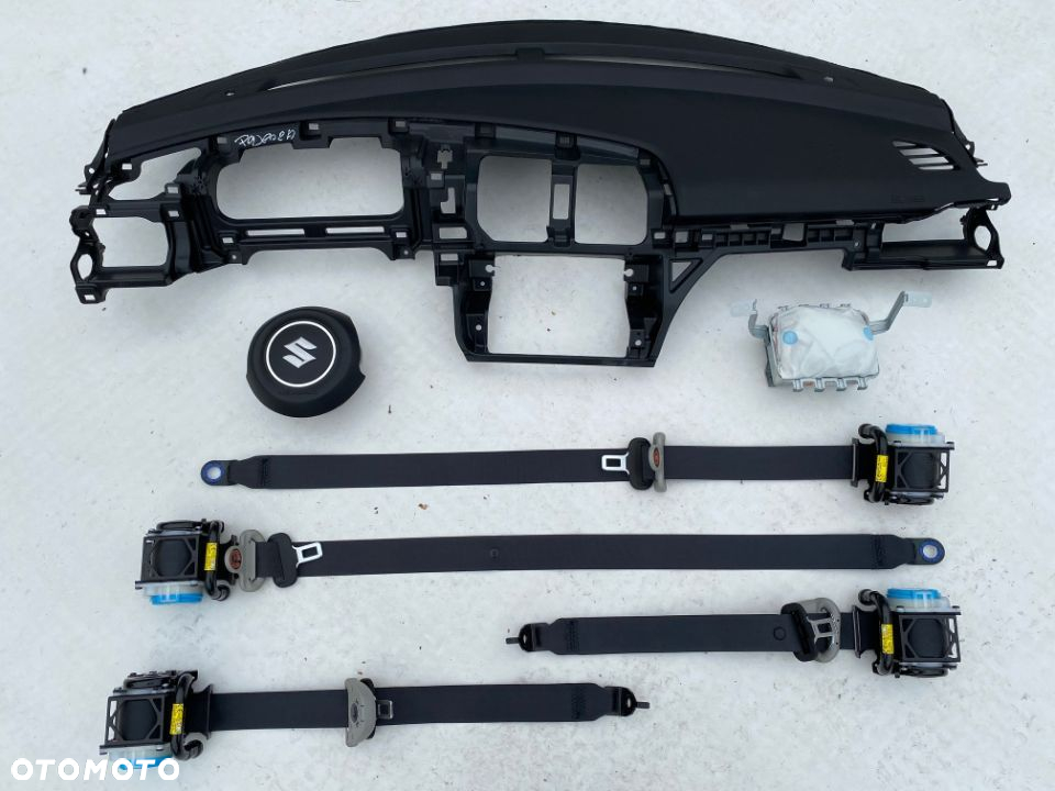 SUZUKI SWIFT MK8 DESKA KONSOLA KOKPIT PULPIT PÓŁKA PARAPET PODUSZKI AIRBAG AIR BAG PASY PAS naprawa - 2