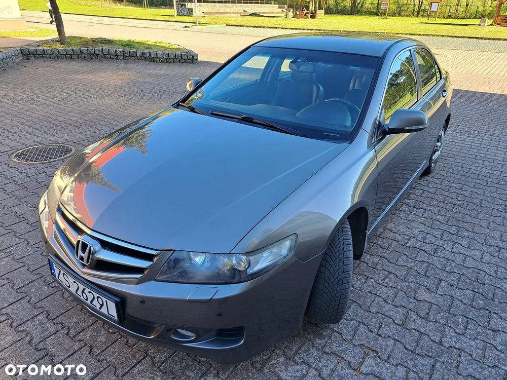 Honda Accord 2.0 Sport - 33