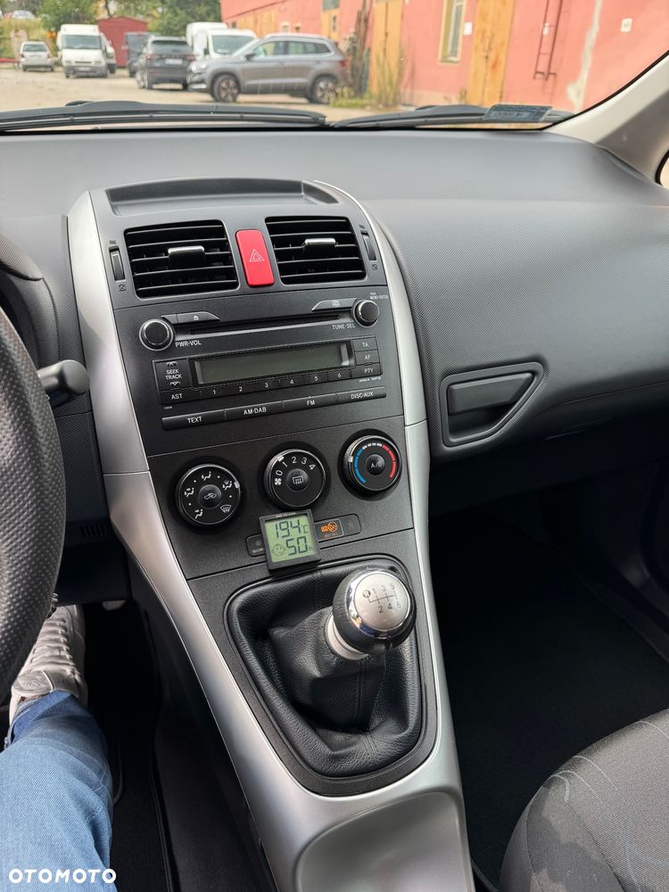 Toyota Auris - 13