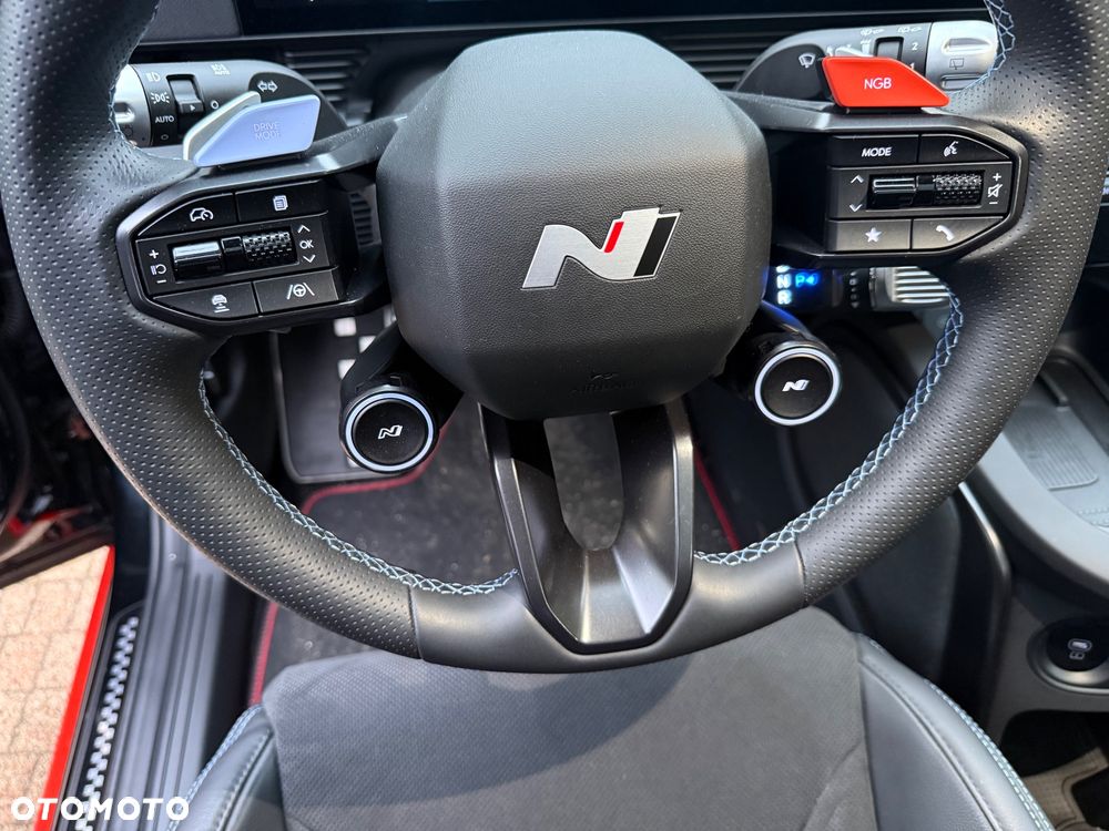 Hyundai IONIQ - 16