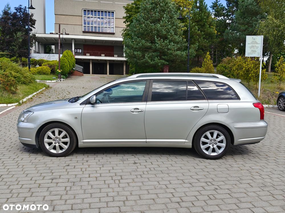 Toyota Avensis 2.0 VVT-i Executive - 15