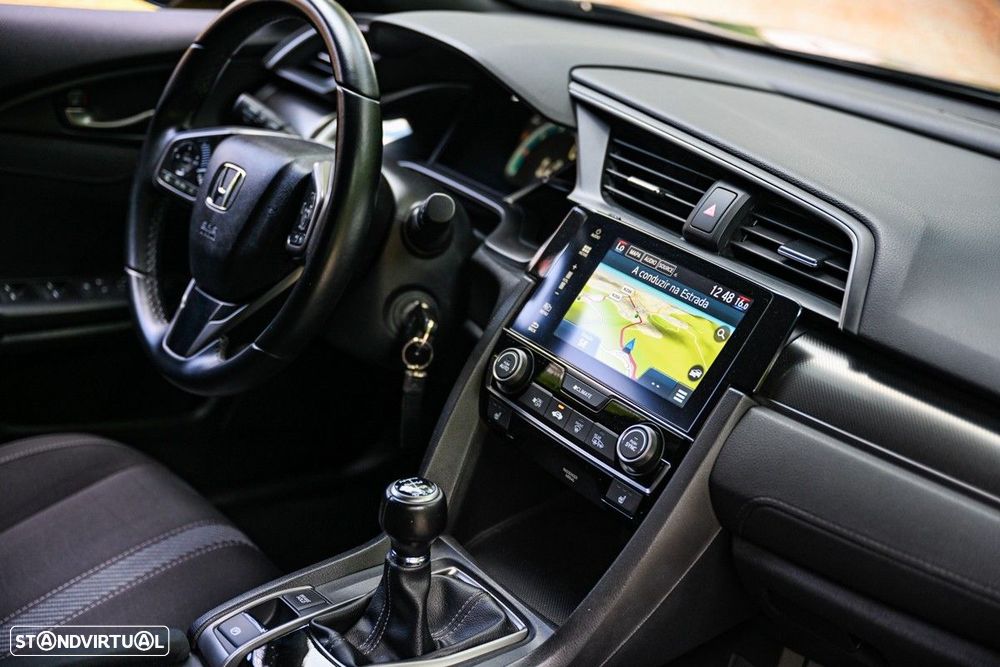 Honda Civic 1.0 i-VTEC Executive - 30