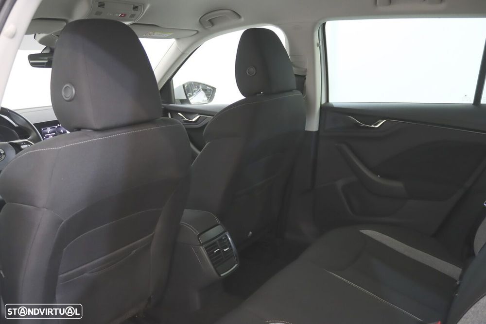 Skoda Kamiq 1.0 TSI Ambition DSG - 9