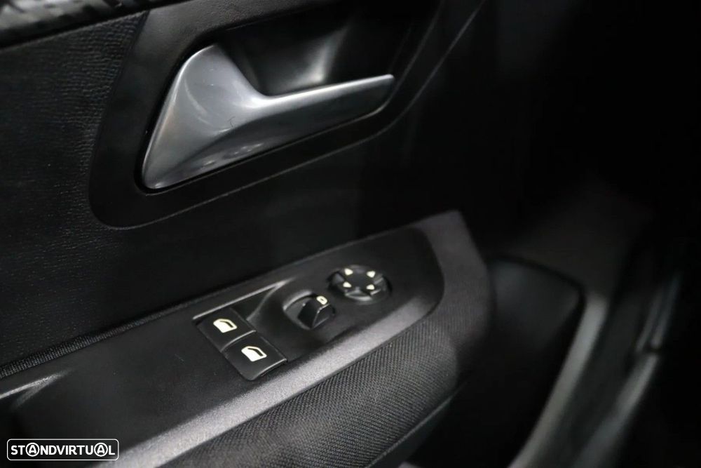 Peugeot 208 1.2 PureTech Active Pack - 10