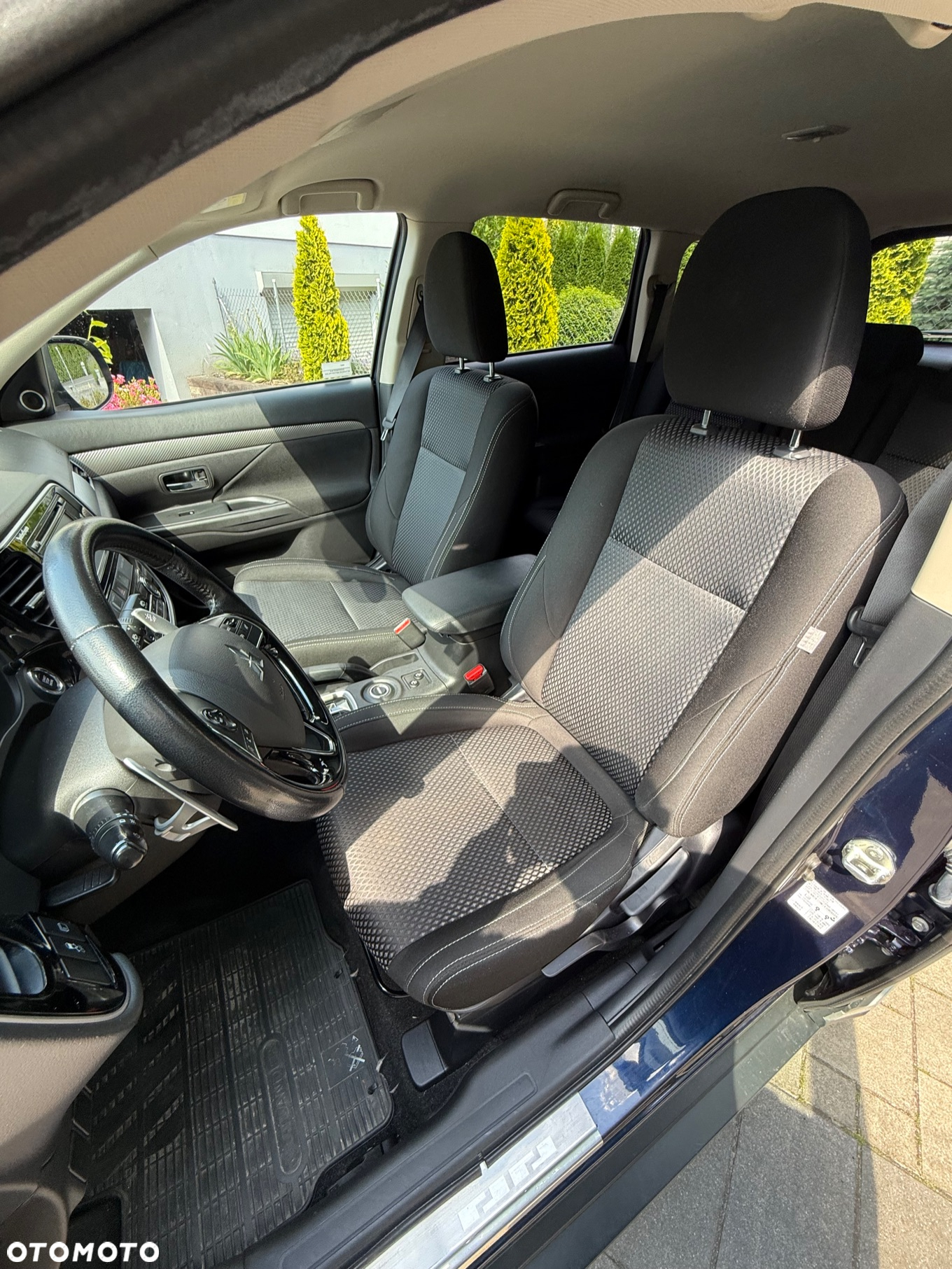 Mitsubishi Outlander 2.0 Instyle + 4WD CVT - 15
