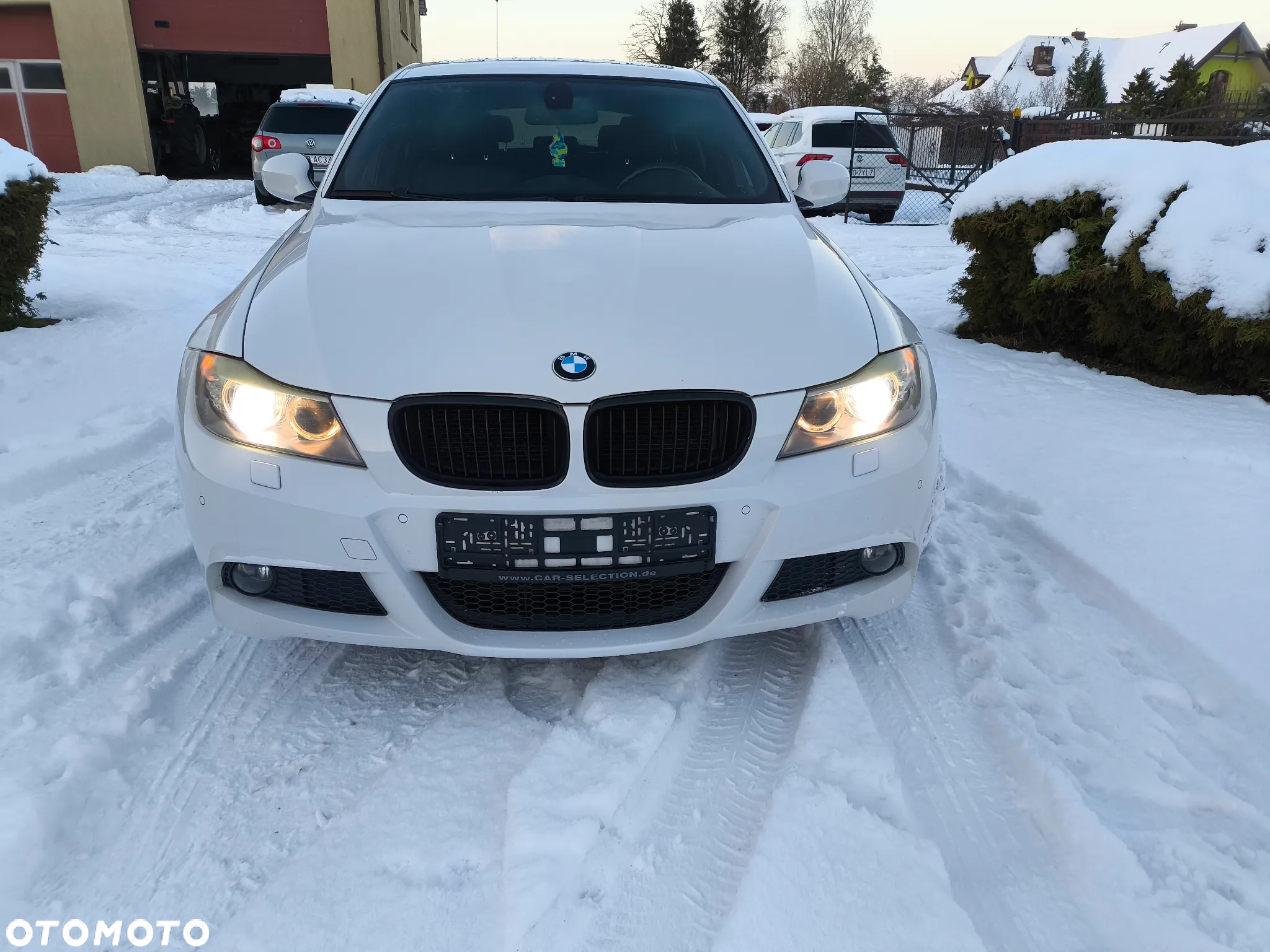 BMW Seria 3 320d xDrive DPF Touring - 2