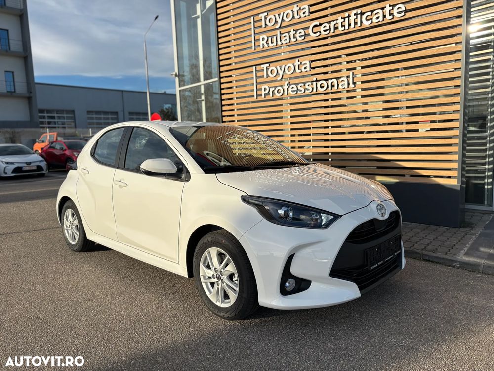 Toyota Yaris 1.5 VVT-i HSD Eco - 1