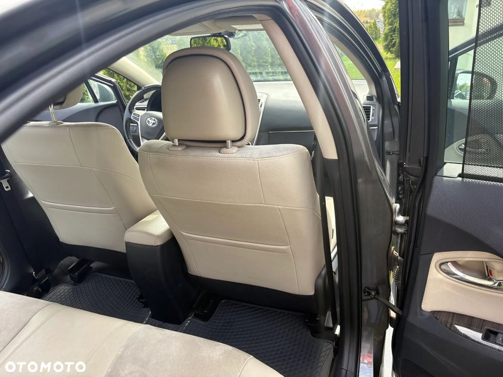 Toyota Avensis 1.8 Premium - 9