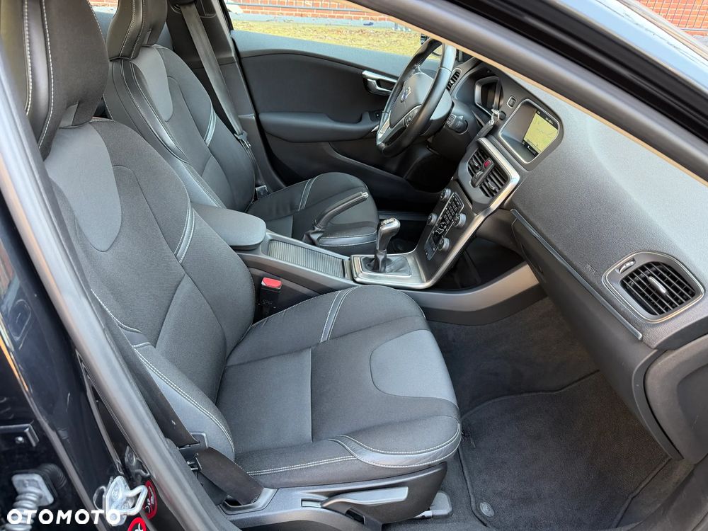 Volvo V40 D4 Inscription - 9