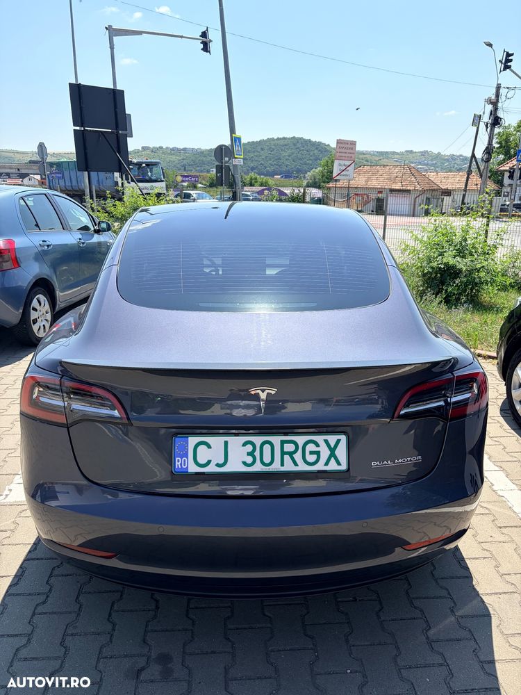 Tesla Model 3 - 32