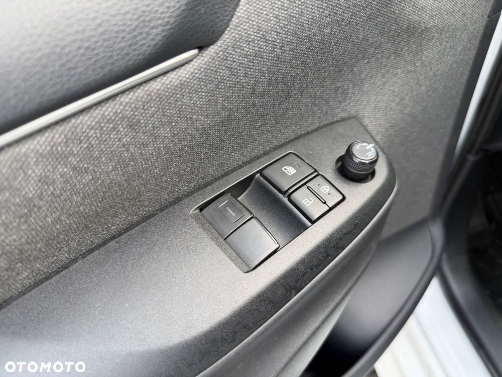 Toyota Yaris Hybrid 1.5 Comfort - 22