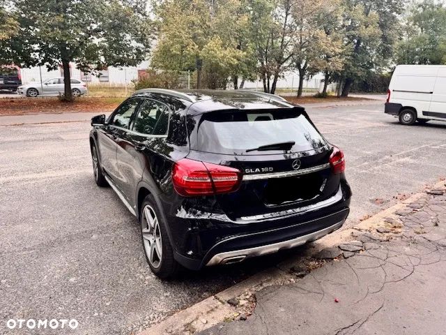Mercedes-Benz GLA 180 7G-DCT AMG Line - 4