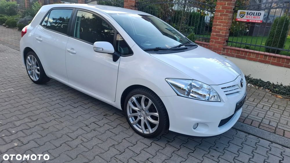 Toyota Auris 1.6 Edition - 1