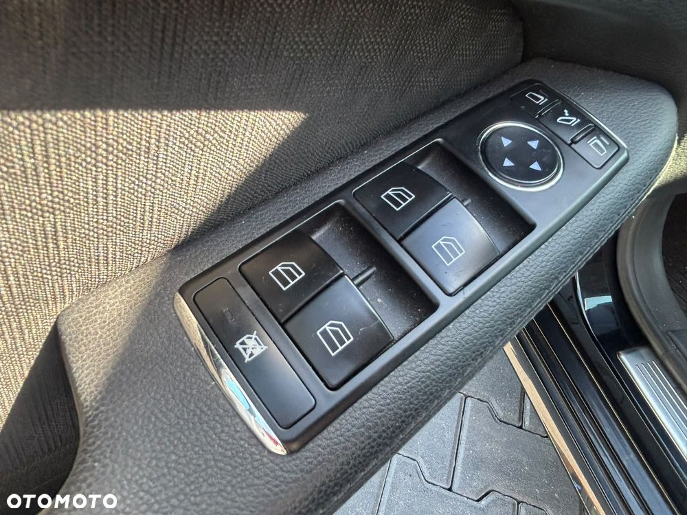 Mercedes-Benz Klasa E 350 BlueTEC 4-Matic Elegance - 4