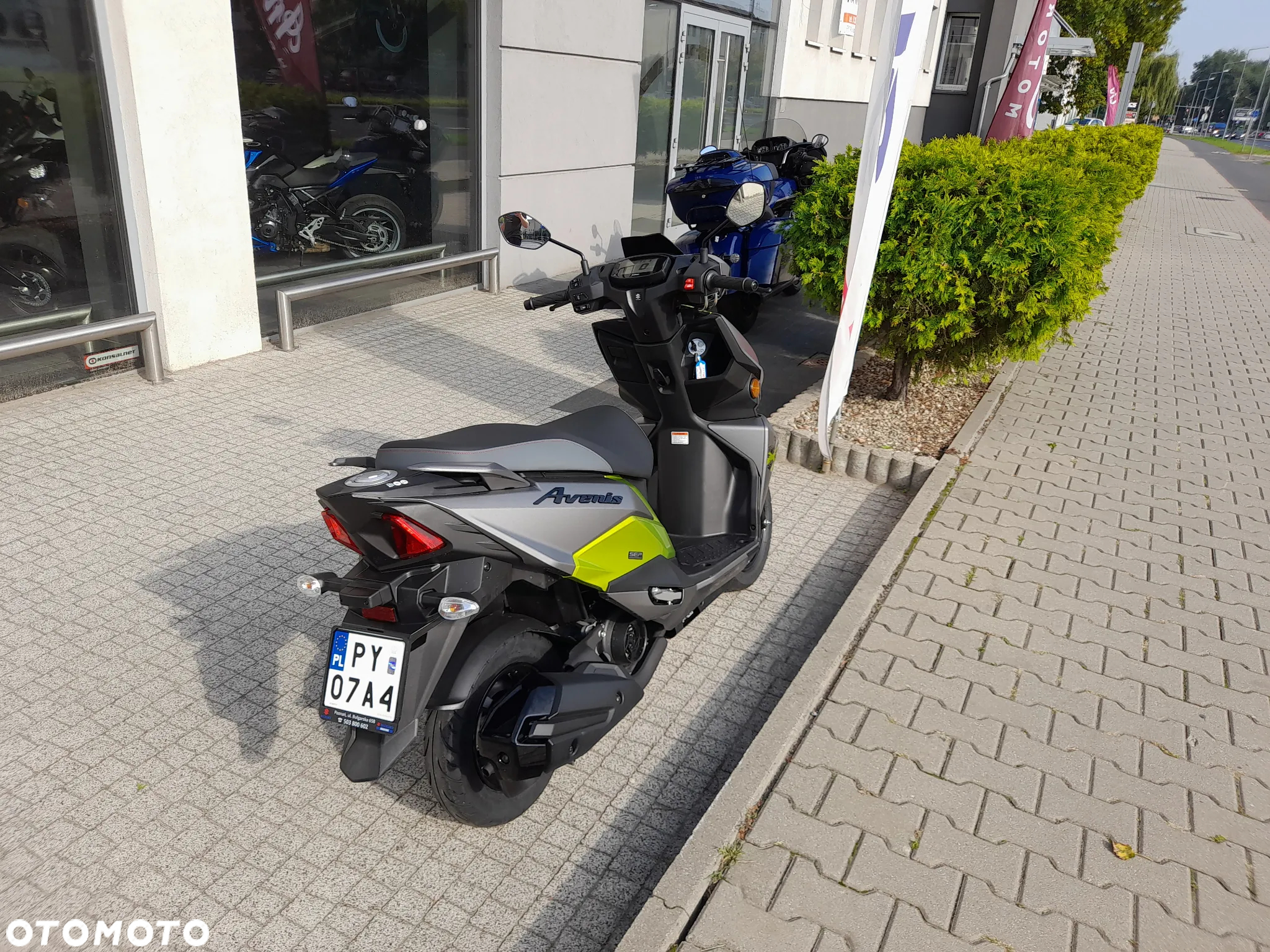 Suzuki Avenis - 5