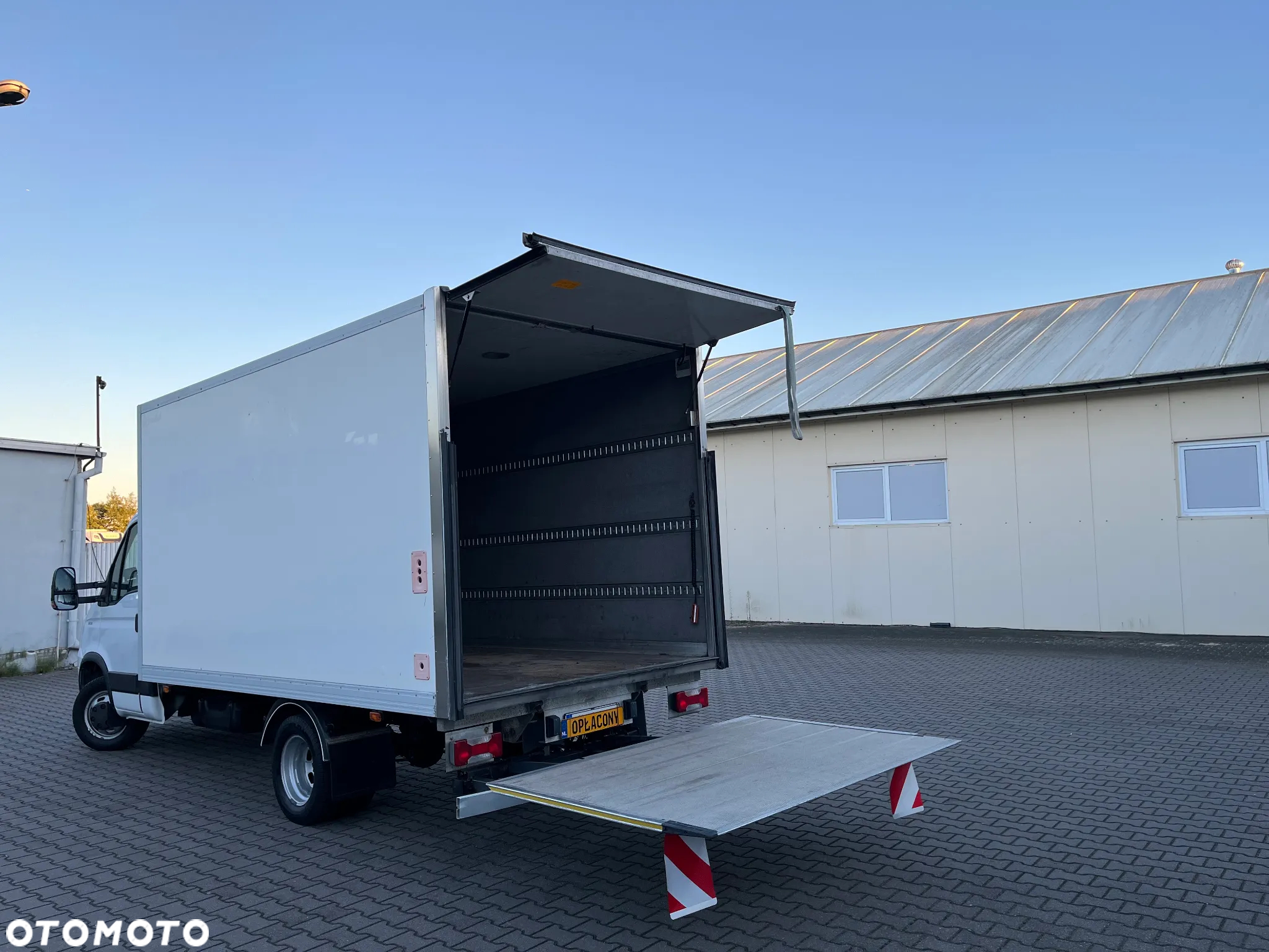 Iveco 35C18 KONTENER - 4