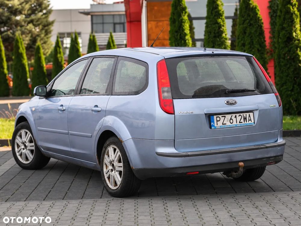 Ford Focus 1.8 FF Ghia - 4