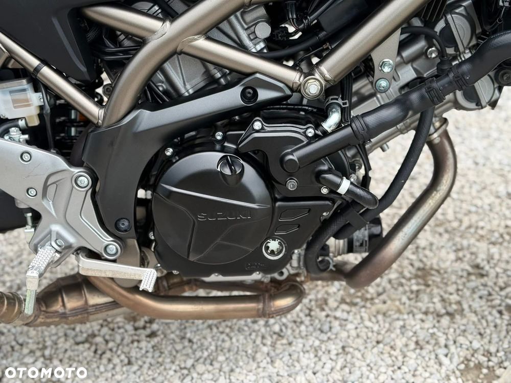 Suzuki SV - 8