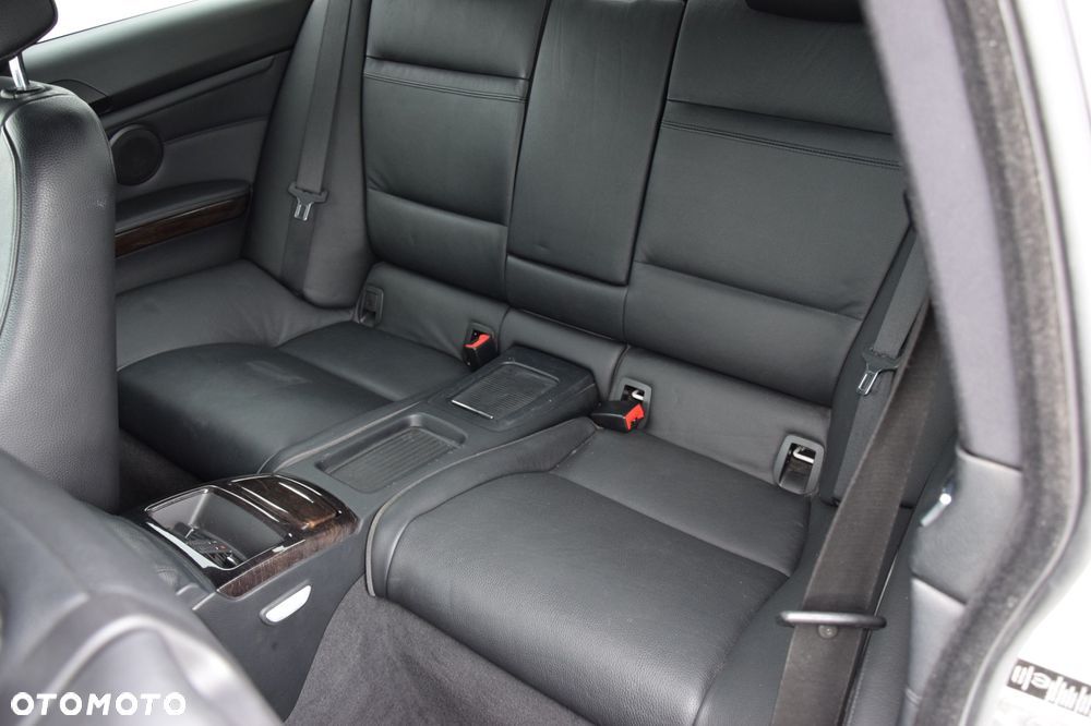 BMW Seria 3 335i M Sport Edition - 24