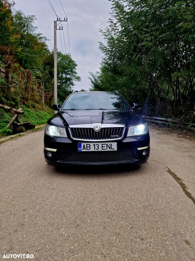 Skoda Octavia Combi 2.0 TDI CR DPF RS - 17