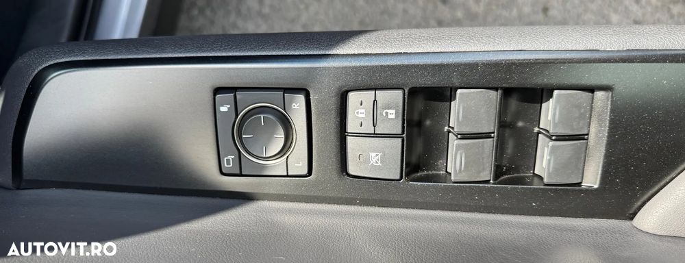 Lexus UX 250h Business Edition - 13