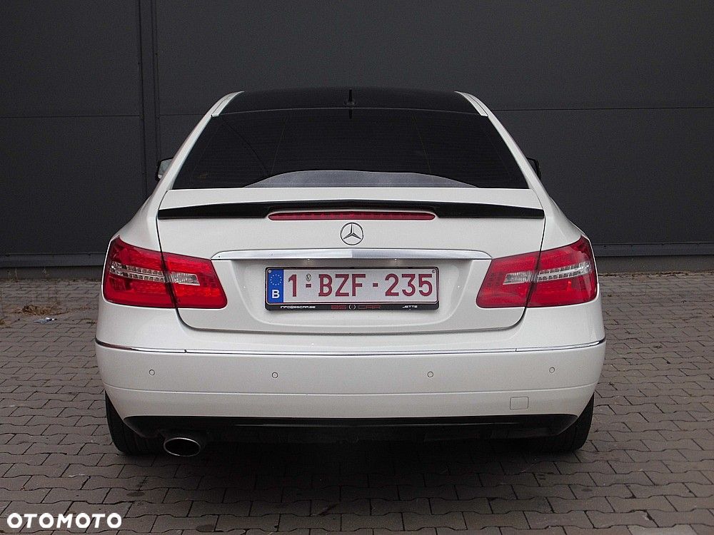 Mercedes-Benz Klasa E 200 CGI BlueEFFICIENCY Automatik Avantgarde - 23