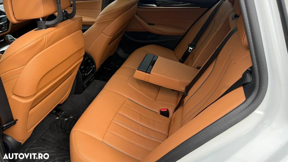 BMW Seria 5 540i xDrive Touring Aut. Luxury Line - 7