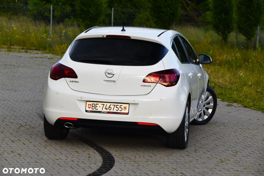 Opel Astra 1.6 Turbo White Edition - 33