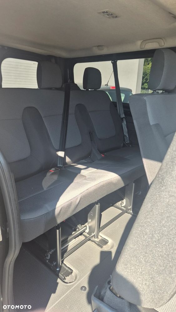 Renault Trafic 2.0 dCi - 9